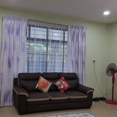 Ellis Lot 310 Villa Kuching Kültér fotó
